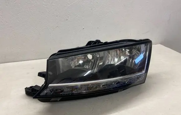 Skoda Fabia Mk3 (NJ) Headlight/headlamp 6V1941015D LE17A6401 030111520100