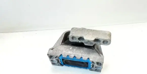 Volkswagen PASSAT B6 Engine mount bracket 1K0199262P