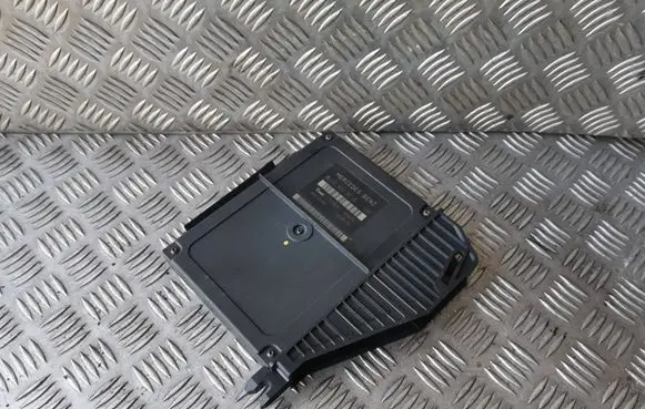 Mercedes-Benz E W210 Comfort/convenience module 2108203826