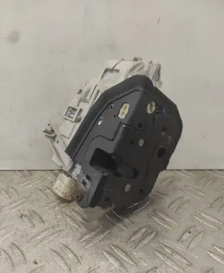 Audi A6 S6 C6 4F Front door lock
