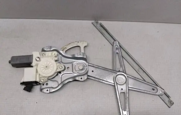 Toyota Corolla E120 E130 Rear door window regulator with motor 992046100 0612 6981002130