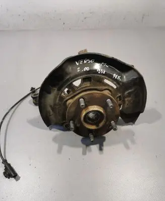 Toyota Verso Front wheel hub