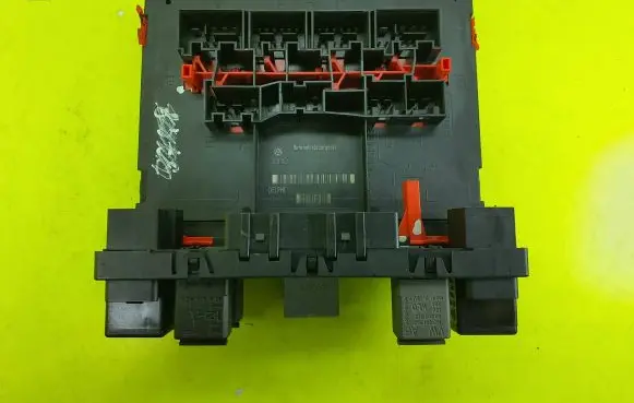 Volkswagen Touran I Comfort/convenience module 3C0937049AE 28068688 H52S2002