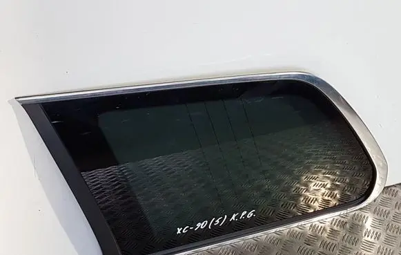 Volvo XC90 Rear side window 30779374 30779372
