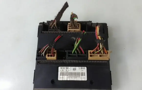 Volkswagen Transporter - Caravelle T5 Comfort/convenience module 7H0937049J