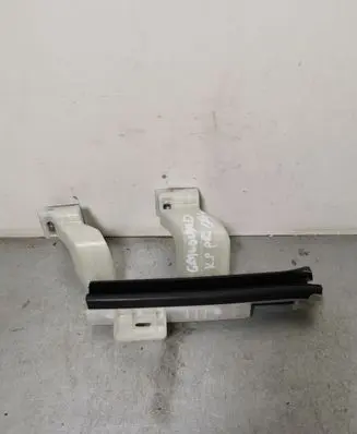 Opel Grandland X Front door windshield rail 9821863780