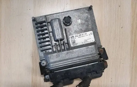 Audi A1 Engine control unit/module 04B907445