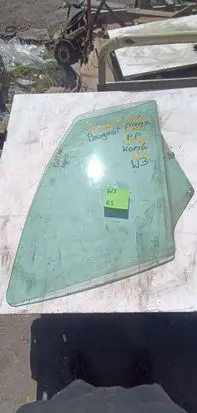 Peugeot 307 Front door window glass four-door 1212123