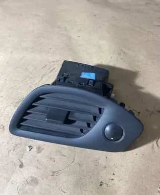 Renault Scenic III - Grand scenic III Dashboard side air vent grill/cover trim 1012127 10016