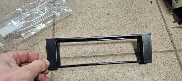 Radio/GPS head unit trim