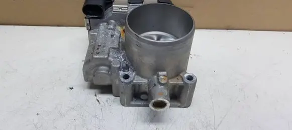 Skoda Superb B8 (3V) Throttle valve 03F133062E