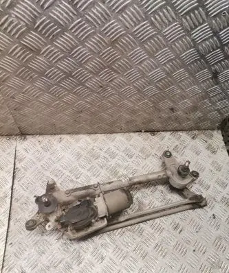 Honda Accord Front wiper linkage and motor 32201