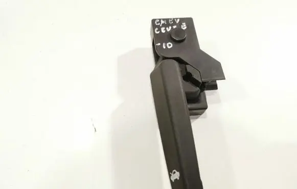Chevrolet Cruze Engine bonnet (hood) release handle