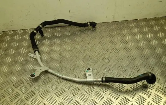 BMW 3 G20 G21 Engine coolant pipe/hose 8593779