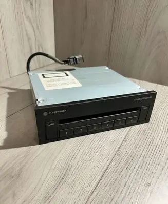 Volkswagen PASSAT B6 CD/DVD changer 3C0035110A