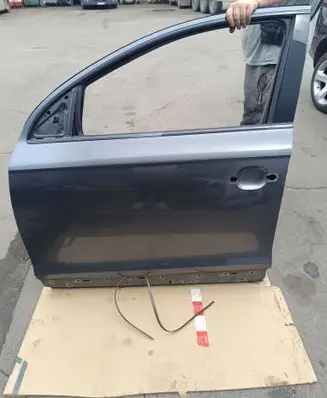 Audi Q7 4L Front door