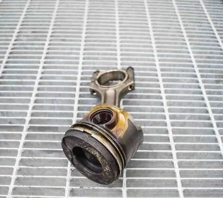 BMW 5 E60 E61 Piston 7792745