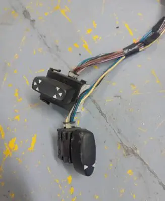 Peugeot 407 Seat control switch 11961087