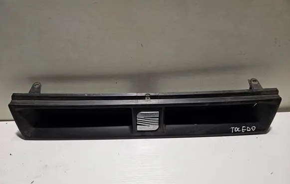 Seat Toledo I (1L) Front grill 1L0853653