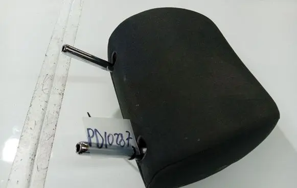 Mazda 5 Front seat headrest 
