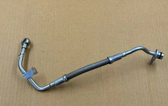 BMW M5 F90 Oil fill pipe 7934654 793465502
