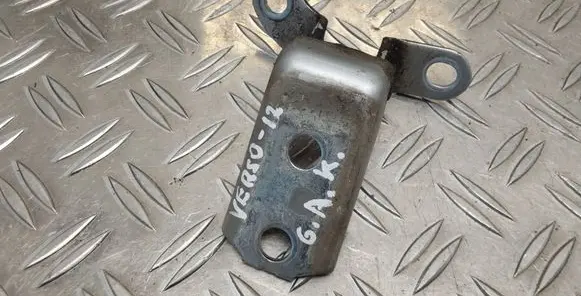 Toyota Verso Rear door lower hinge