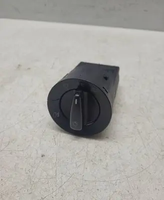 Volkswagen Golf IV Light switch 1C0941531