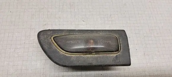 Volvo V70 Front fender indicator light 09151909