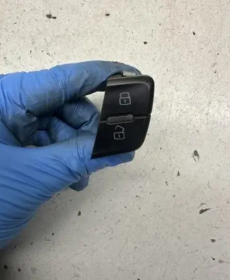 Audi A5 8T 8F Central locking switch button 8T1962107A