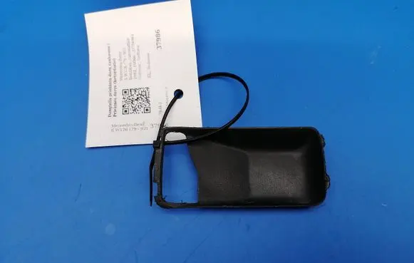Mercedes-Benz S W126 Front door handle cover 1267660190