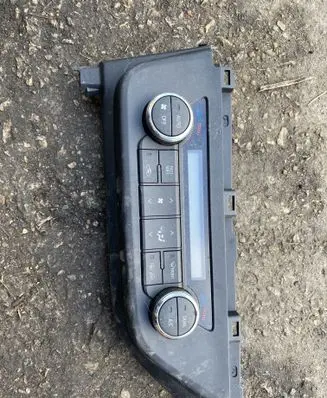 Toyota Auris E180 Climate control/heater control trim 75F542