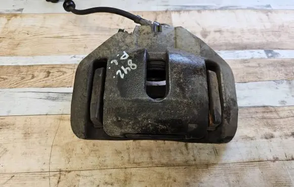 BMW 5 E60 E61 Front brake caliper BMW6030X