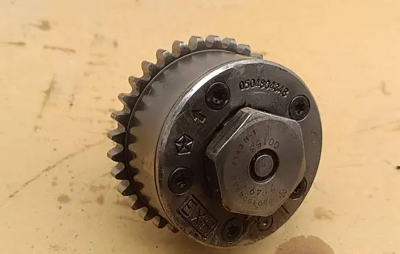 Chrysler Pacifica Camshaft pulley/ VANOS 05048043AB
