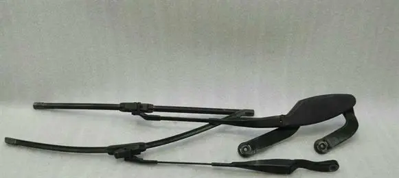 Mercedes-Benz CLS AMG C219 Front wiper blade arm A2118200344 A2118200444