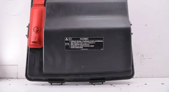 Mercedes-Benz Vito Viano W639 Battery box tray cover/lid A6395450403