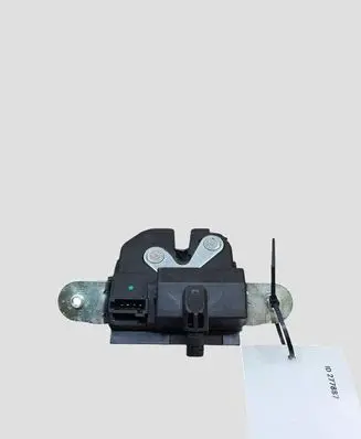 Opel Astra K Tailgate/trunk/boot lock/catch/latch 39021416 A102523 430036418