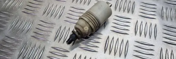 Renault Master II Windscreen/windshield washer pump