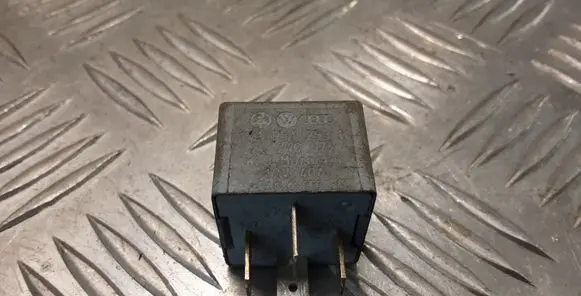 Audi A6 S6 C5 4B Other relay 141951253B