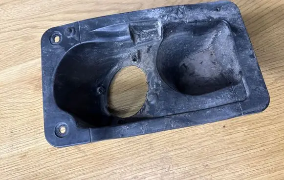 Opel Vivaro Fuel tank cap trim 46624