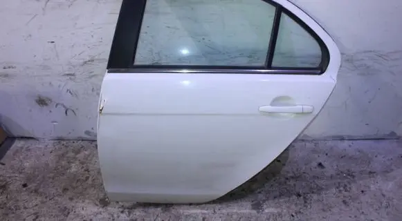 Mitsubishi Lancer Rear door