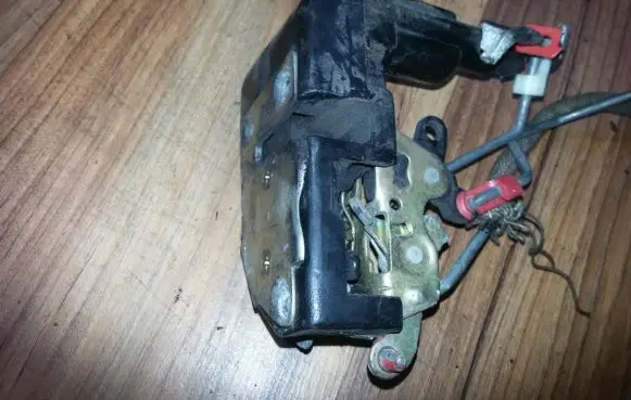 Chrysler Voyager Front door lock
