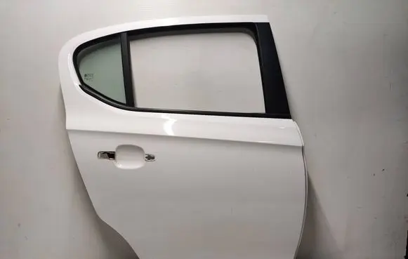Opel Corsa E Rear door