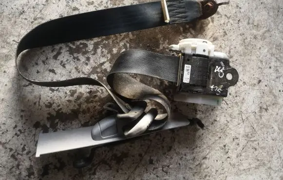 Mazda 5 Front seatbelt T89334T
