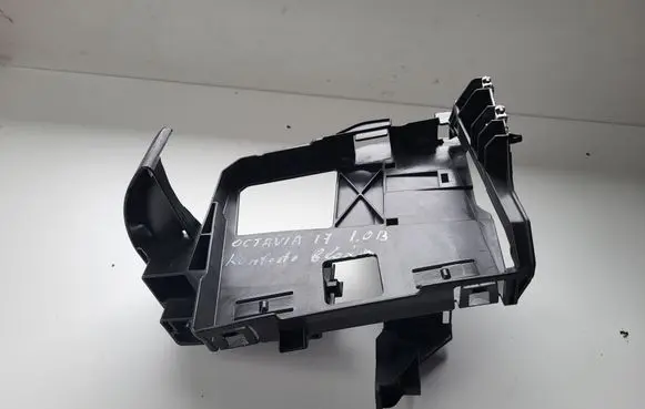 Skoda Octavia Mk3 (5E) Other engine bay part