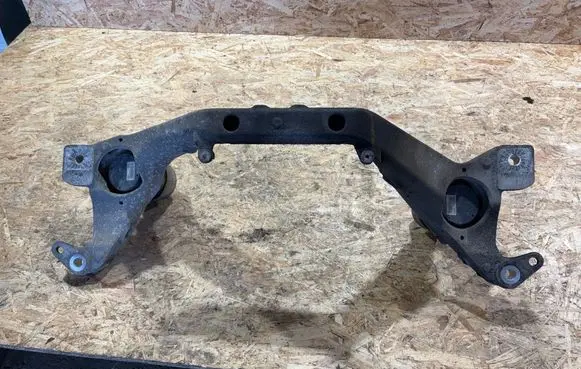 Audi Q7 4L Front subframe 7L6199207B