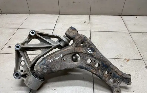 Skoda Roomster (5J) Front lower control arm/wishbone