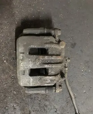Nissan Patrol 4W60 Front brake caliper