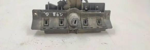 Audi A4 S4 B5 8D Tailgate/trunk/boot exterior handle 8d9827565a
