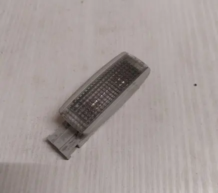 Volkswagen PASSAT B5.5 Other interior light 3B0947113