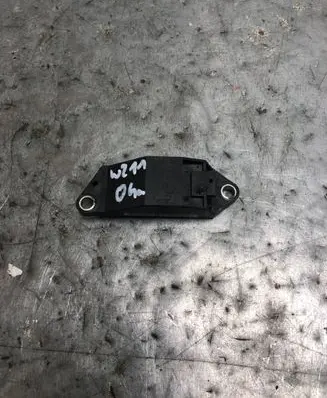 Mercedes-Benz E W211 Airbag deployment crash/impact sensor A0018209326